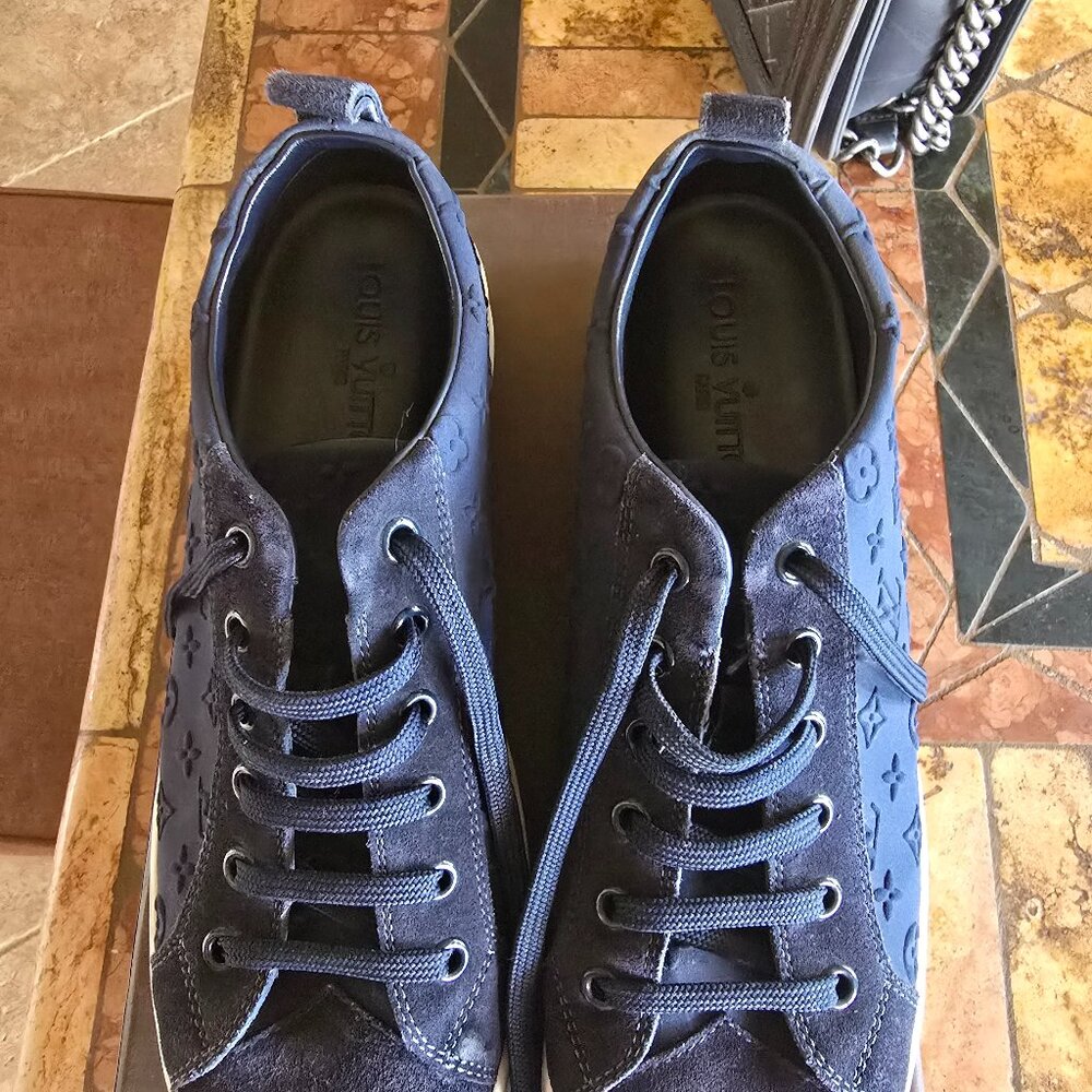 Louis Vuitton sneakers size 38.5